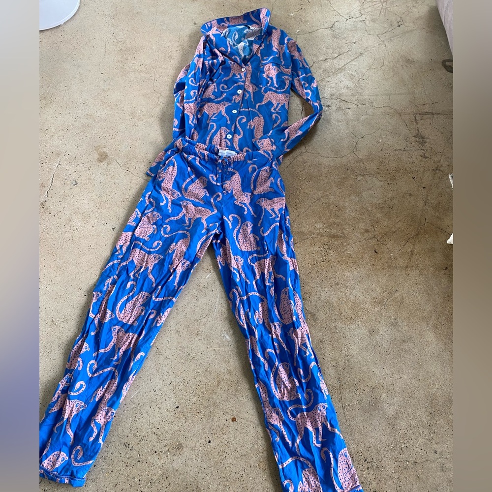 Desmond & Dempsey Pajama Set